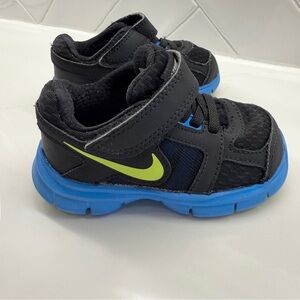 Nike Toddler Black Sneakers Black Slip-On Size 5C Lightweight Unisex Kids Casual